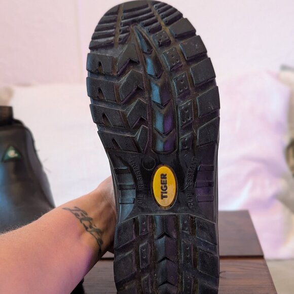 work boot - Picture 2 of 2